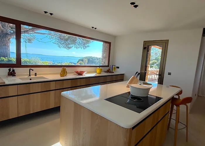 Bruyeres Борм-ле-Мимоза